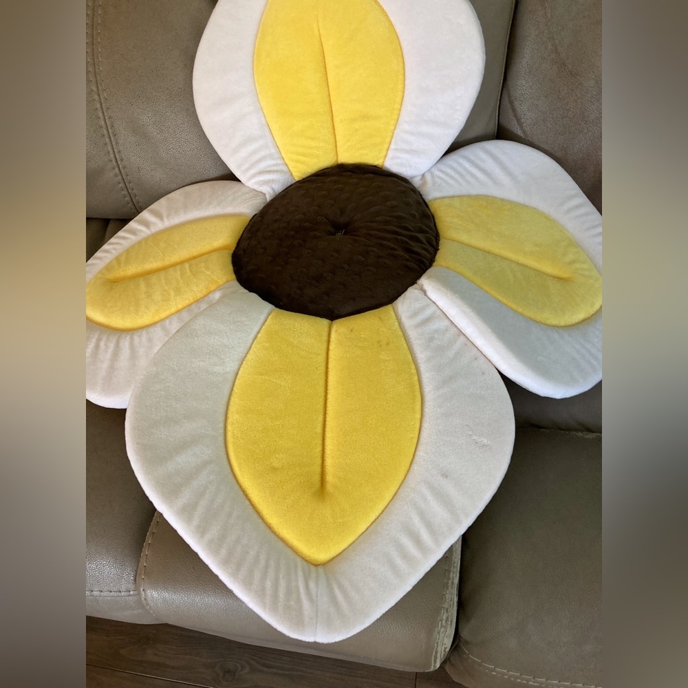 Flower bath tub